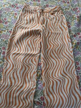 ZARA Wavy Stripe High-Rise Wide Leg Pants in Orange and White